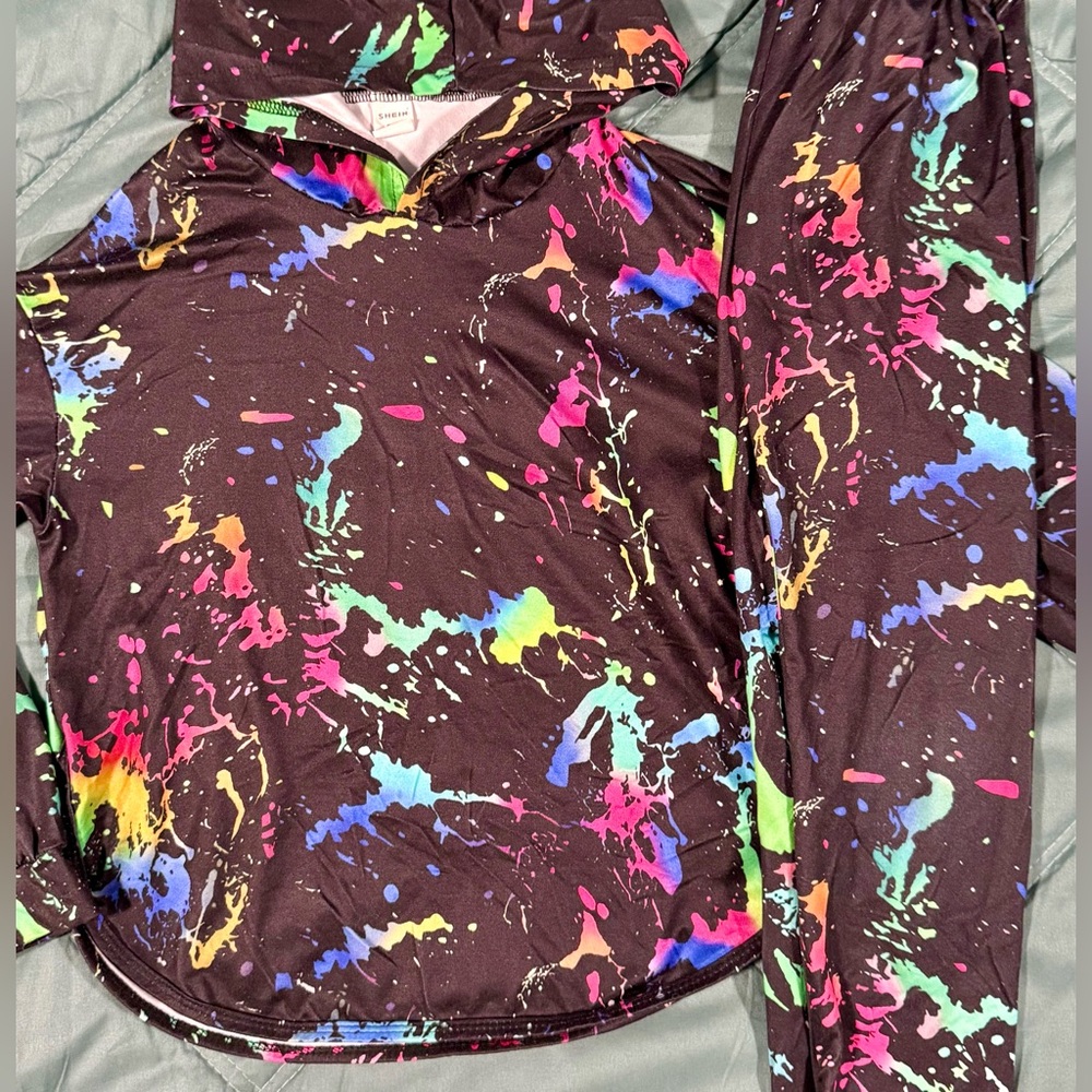 SHEIN Colorful Splatter Kids Matching Set - Picture 3 of 3